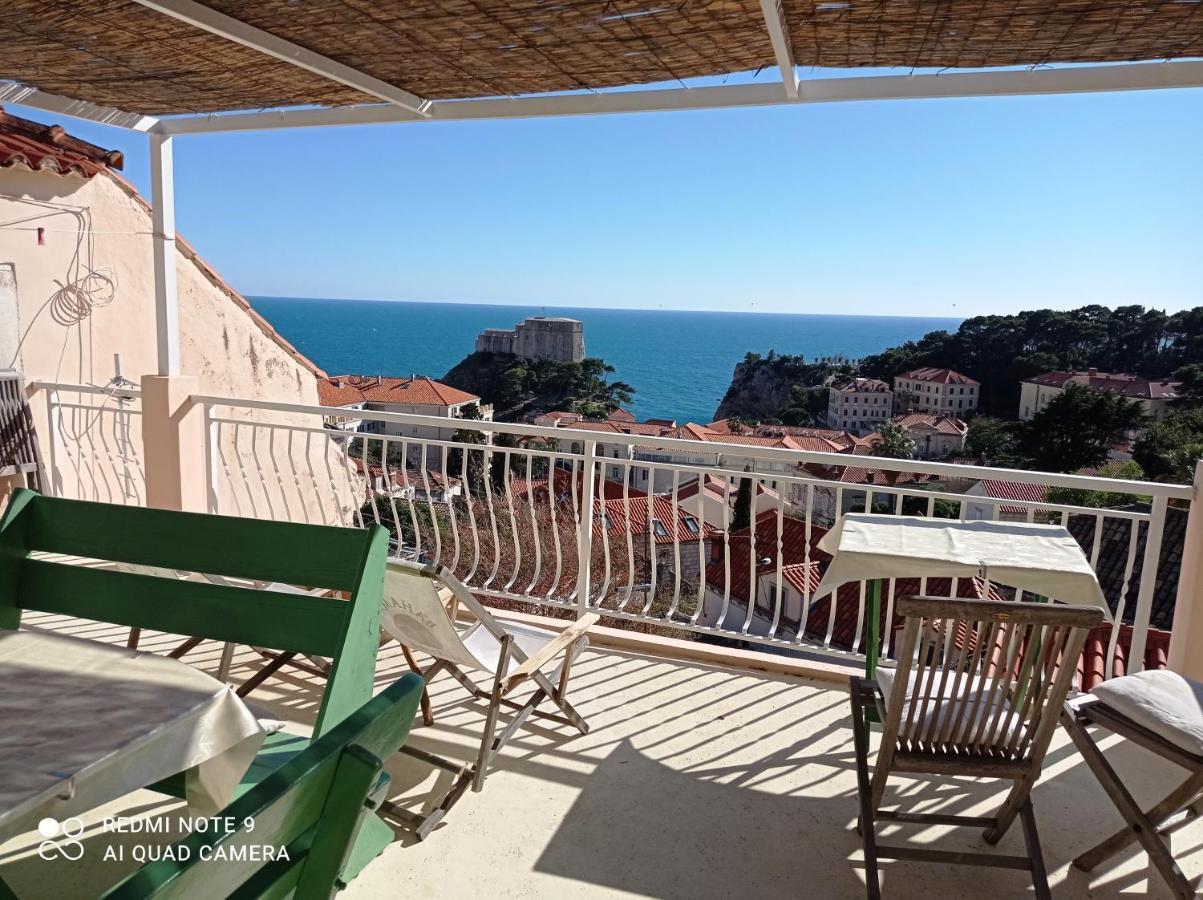 & Saint John Apartma *
